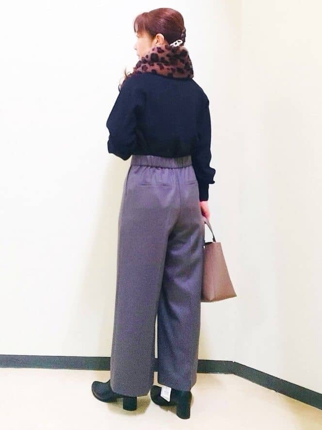 花さんの「Reflect｜【コーディネートのアクセントに◎】リバーシブルフェイクファーストール」を使ったコーディネート
