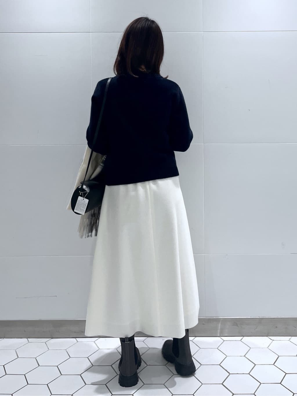 Makinoさんの「Dessin｜ウールカシミヤカーディガン」を使ったコーディネート