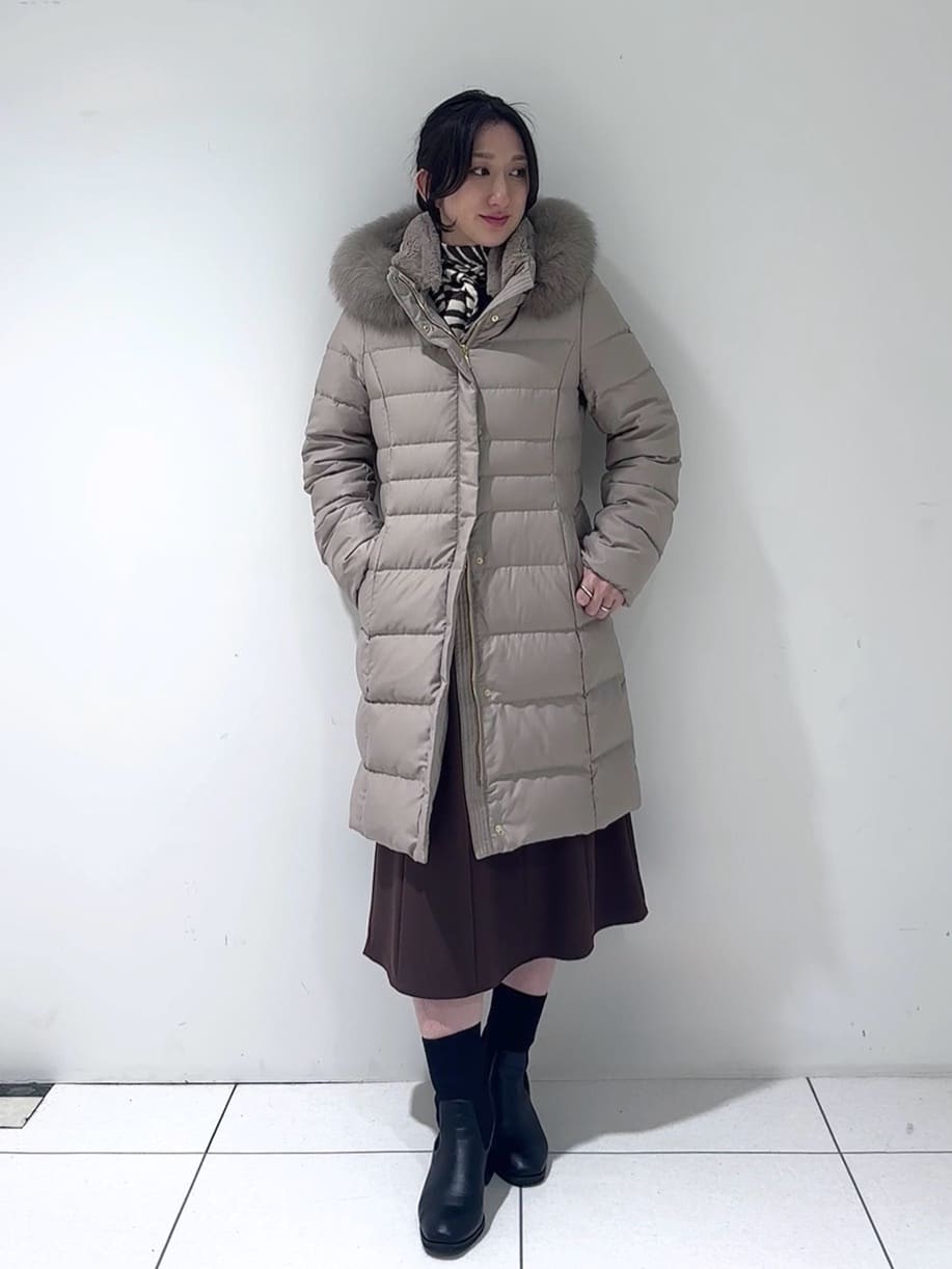 そんさんの「INDIVI｜【名品／撥水／抗菌防臭】ロング丈リサイクルダウンコート」を使ったコーディネート