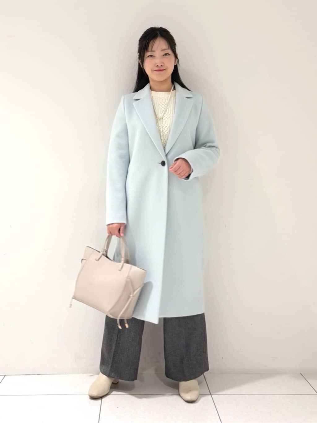 momokoさんの「INDIVI｜【名品コート／日本製】ウール100％チェスターコート」を使ったコーディネート