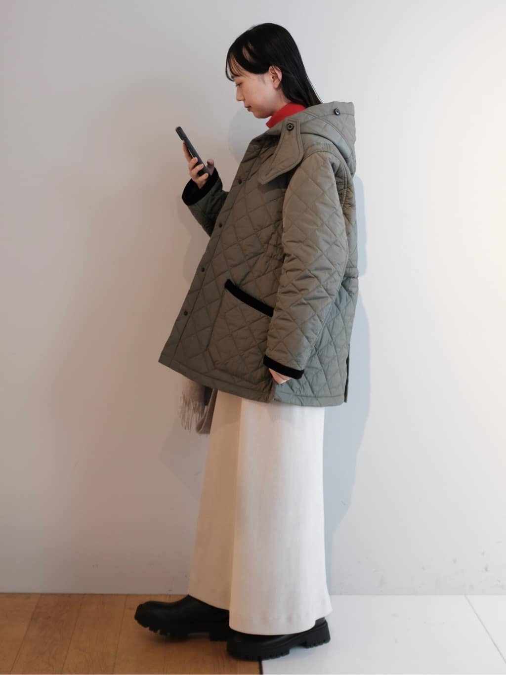 Kishimotoさんの「DRESSTERIOR｜コーデュロイジャージタイトスカート」を使ったコーディネート