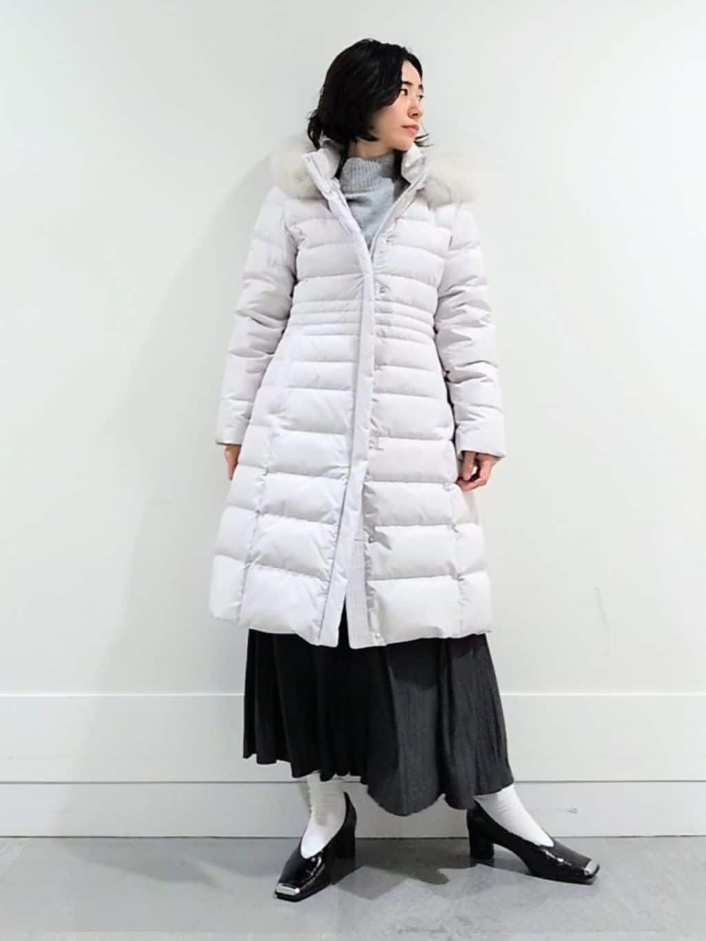 ミズタさんの「UNTITLED｜【はっ水機能/フード取り外し可/防寒】ロングダウンコート」を使ったコーディネート
