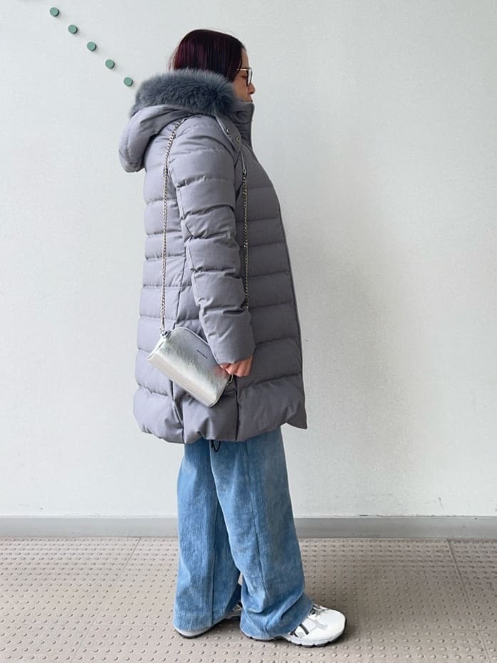 Asamiさんの「DRESSTERIOR｜カシミヤブレンドフードニット」を使ったコーディネート