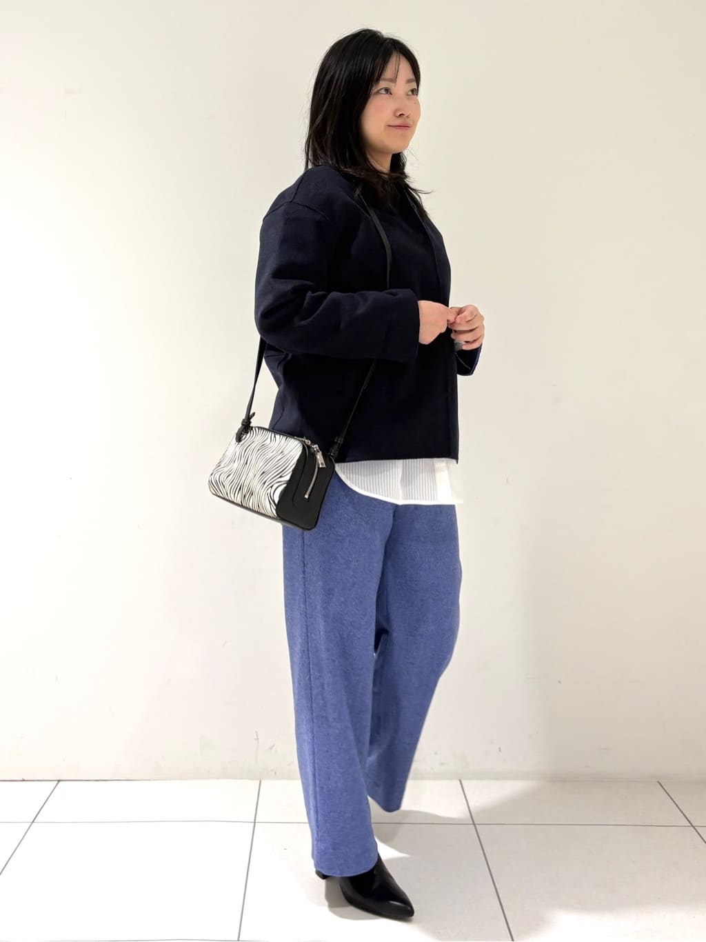 momokoさんの「INDIVI｜【配色デザイン／ショート丈】ウールリバー ノーカラーコート」を使ったコーディネート