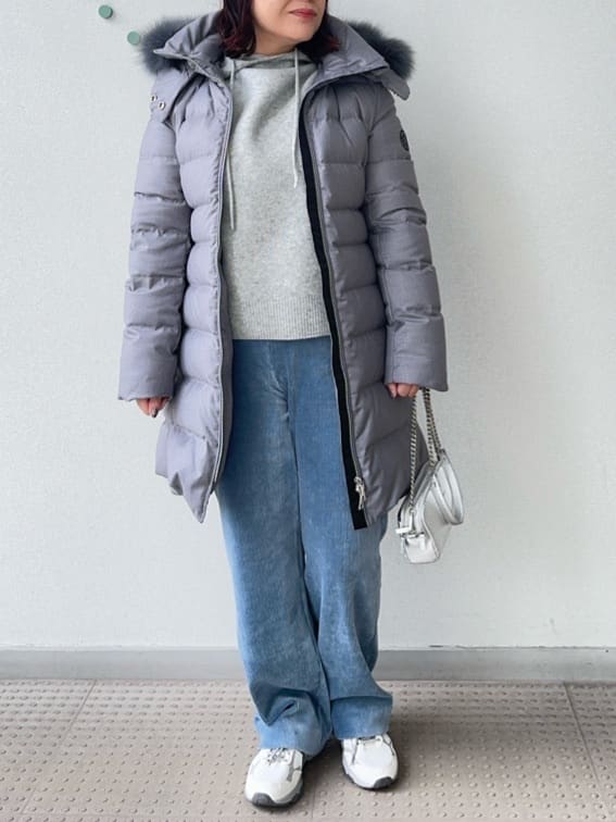 Asamiさんの「DRESSTERIOR｜カシミヤブレンドフードニット」を使ったコーディネート