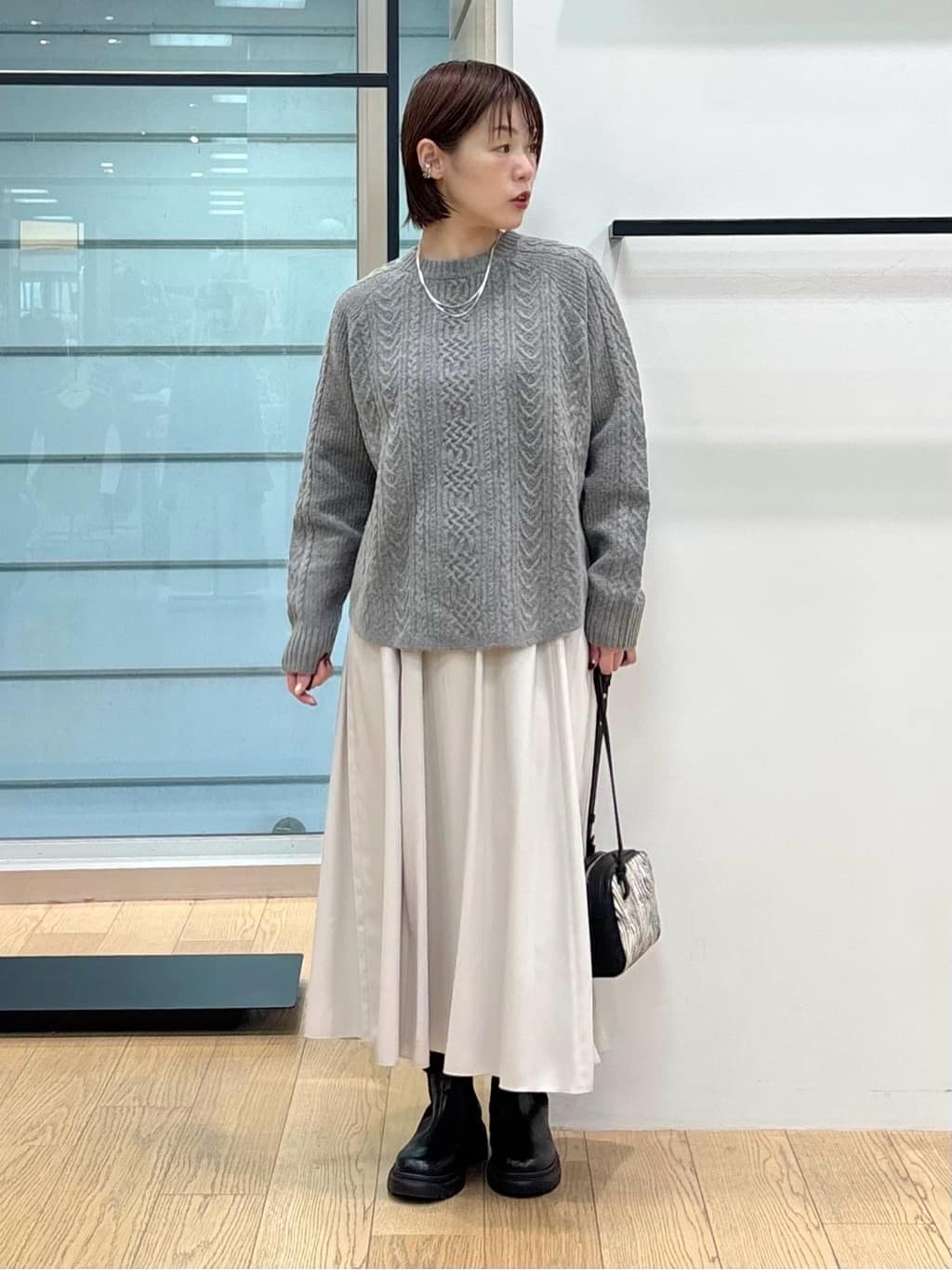 asamiさんの「INDIVI｜レザー調ギャザースカート」を使ったコーディネート
