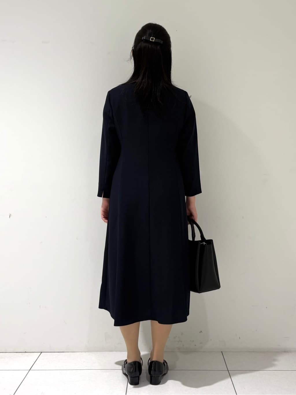 momokoさんの「INDIVI｜【洗える／UVケア】ジョーゼットフレアワンピース」を使ったコーディネート