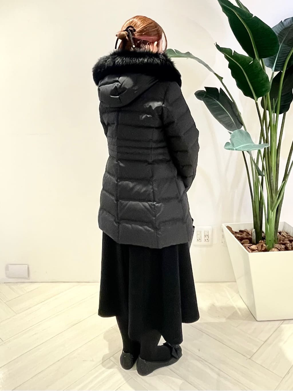Tomoさんの「UNTITLED｜【はっ水機能/フード取り外し可】ミディダウンコート」を使ったコーディネート
