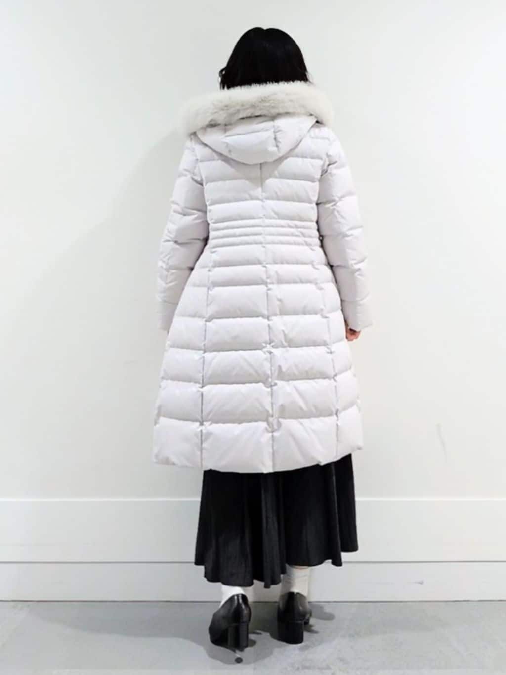 ミズタさんの「UNTITLED｜【はっ水機能/フード取り外し可/防寒】ロングダウンコート」を使ったコーディネート