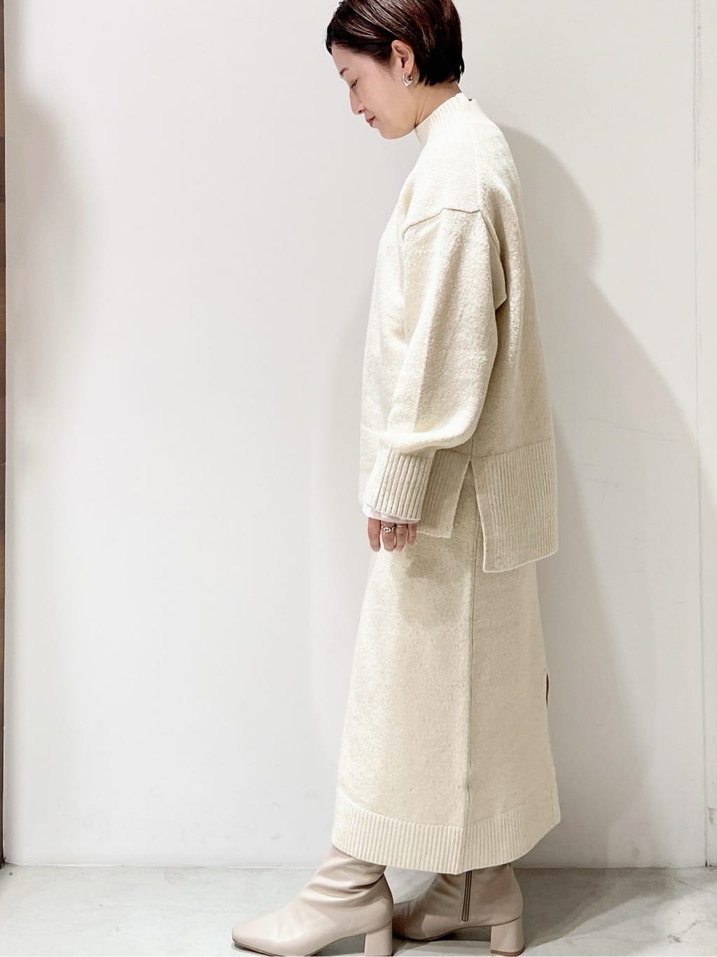 MIHOさんの「OPAQUE.CLIP｜チュールフラワー刺繍シアートップス【洗濯機OK】」を使ったコーディネート