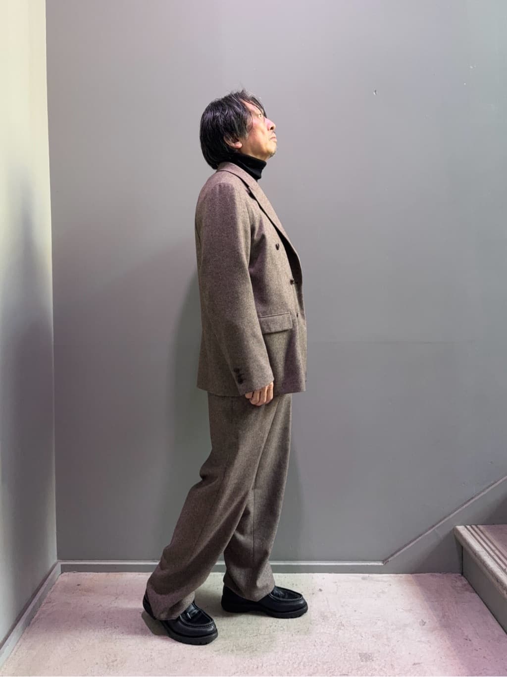 デザイナーTAKEman さんの「TAKEO KIKUCHI｜【Sサイズ～】ナチュラルツイルスラックス」を使ったコーディネート