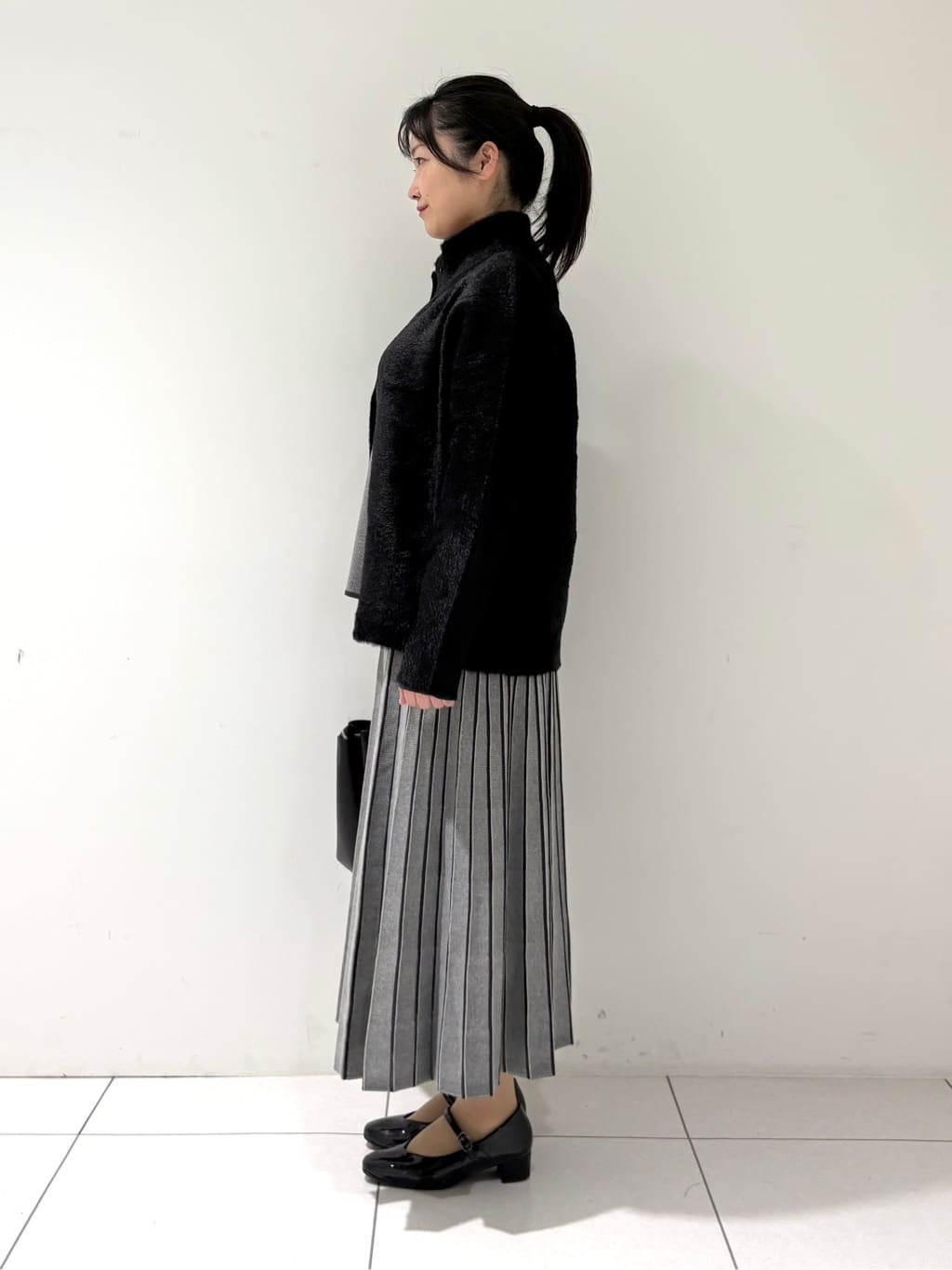 momokoさんの「INDIVI｜スタンドネック シャギーモールニット」を使ったコーディネート