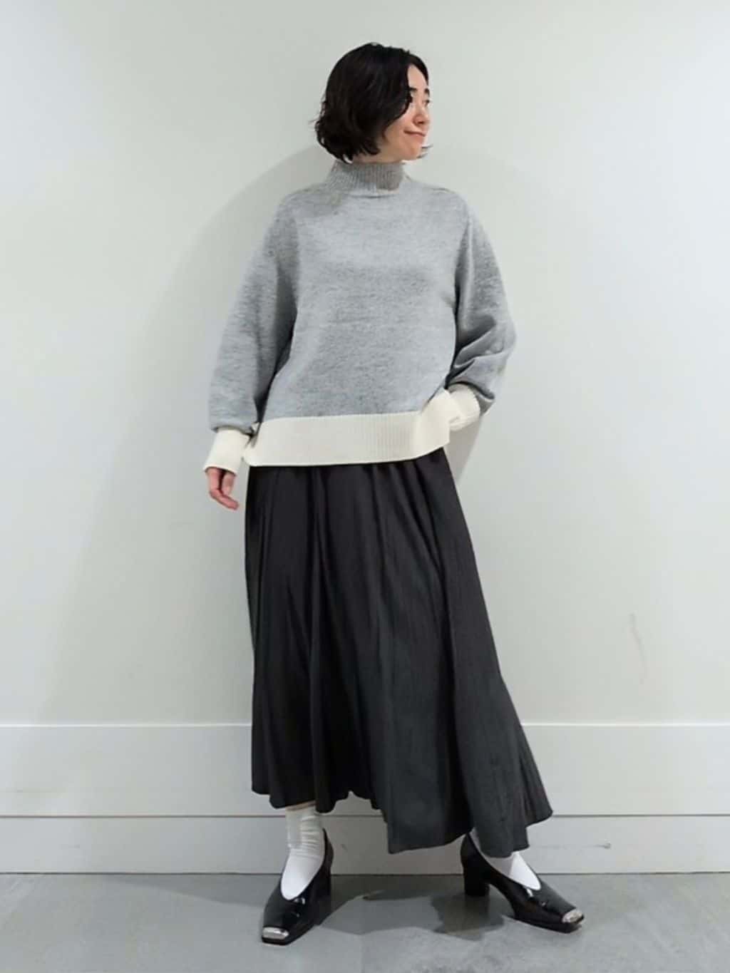 ミズタさんの「UNTITLED｜【はっ水機能/フード取り外し可/防寒】ロングダウンコート」を使ったコーディネート