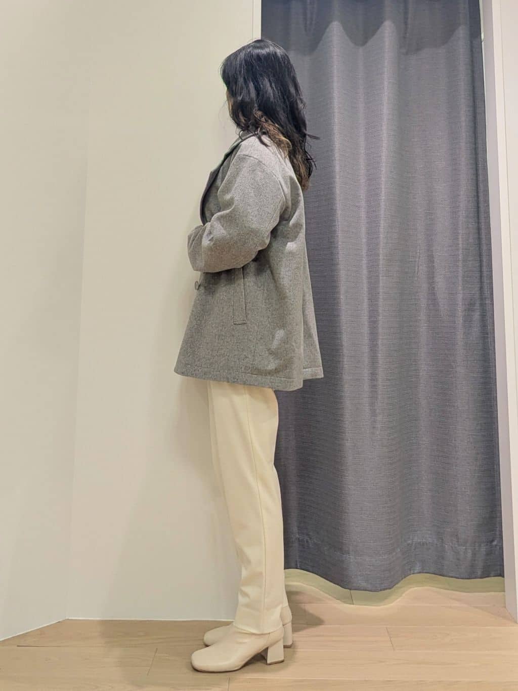 miiさんの「INDIVI｜【冬ニット人気NO．1！／カシミヤ混】ミドルゲージハイネックニット」を使ったコーディネート