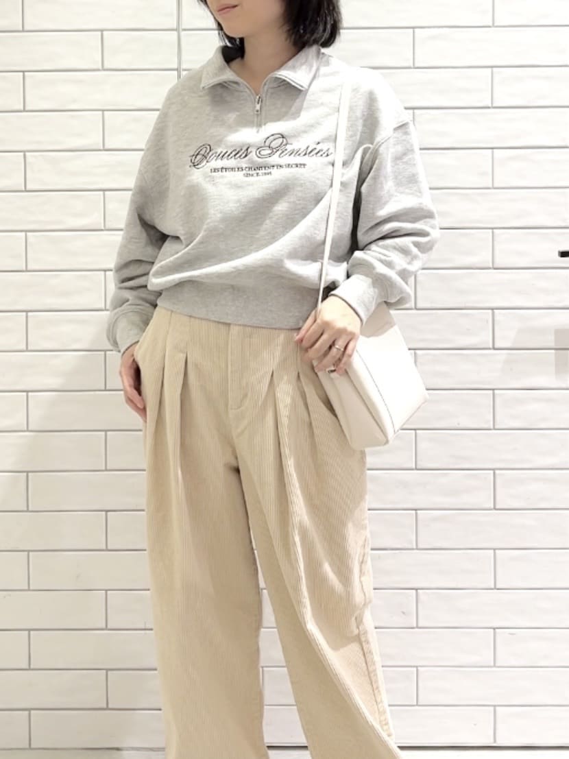 しおりさんの「OPAQUE.CLIP｜ハーフZIPロゴ刺繍裏毛【洗濯機OK】」を使ったコーディネート