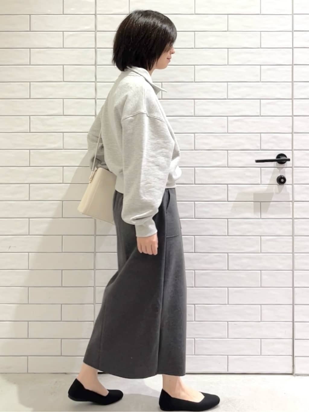しおりさんの「OPAQUE.CLIP｜ハーフZIPロゴ刺繍裏毛【洗濯機OK】」を使ったコーディネート