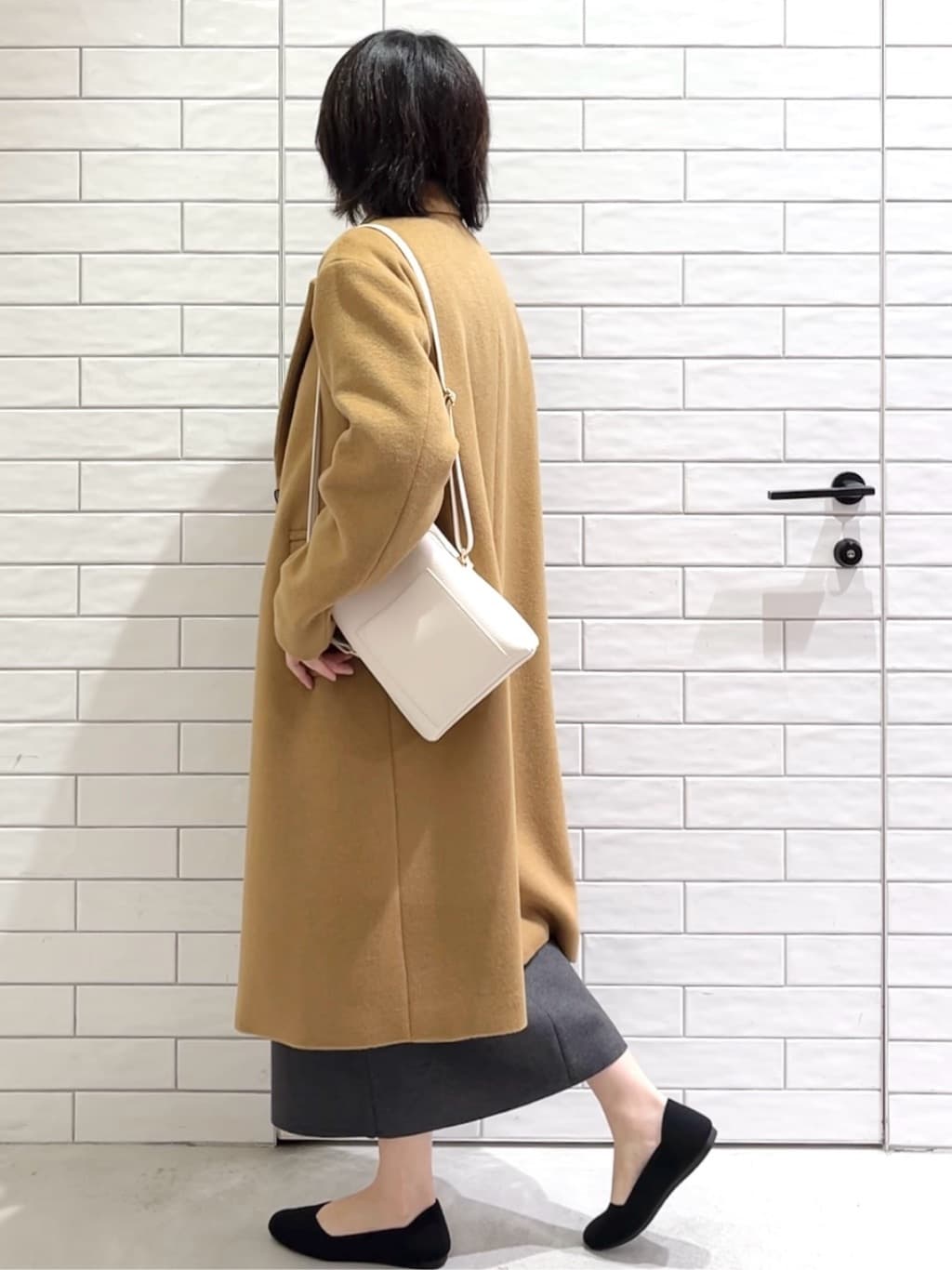 しおりさんの「OPAQUE.CLIP｜カシミヤブレンドウールチェスターコート」を使ったコーディネート
