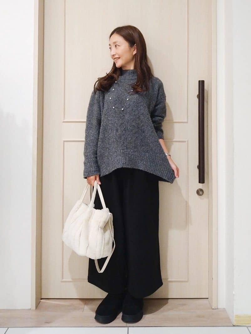 mi-saさんの「SHOO･LA･RUE｜【洗濯機可/S-LL】インせず着られる ふわふわハイネックニット」を使ったコーディネート