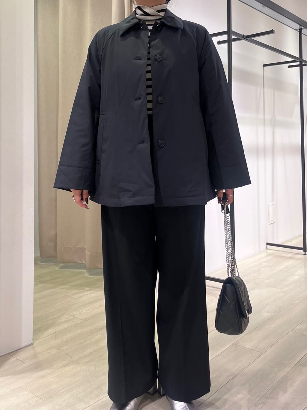 hasuさんの「INDIVI｜【超軽量／蓄熱】ライトパフステンカラーコート」を使ったコーディネート