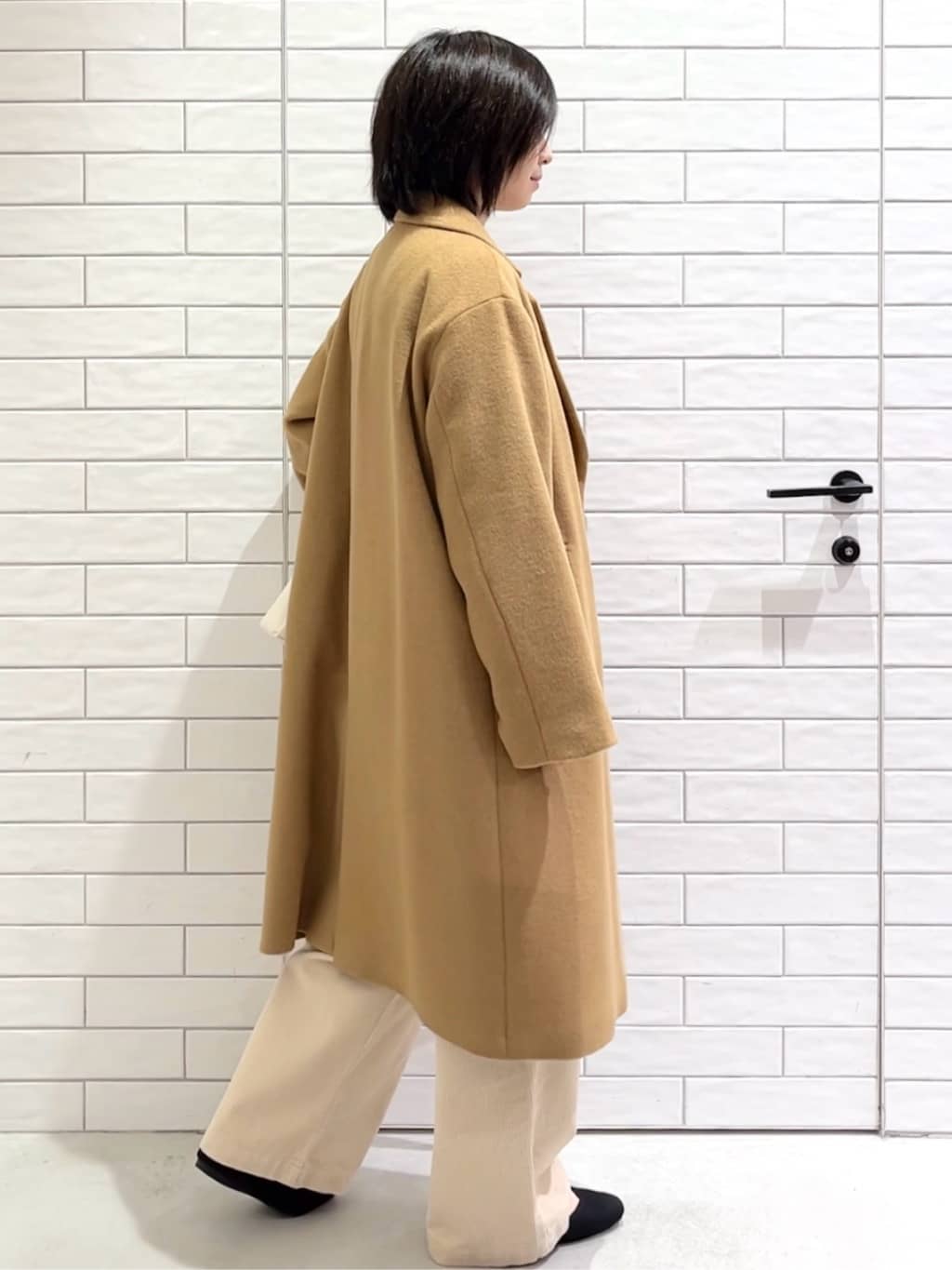 しおりさんの「OPAQUE.CLIP｜カシミヤブレンドウールチェスターコート」を使ったコーディネート