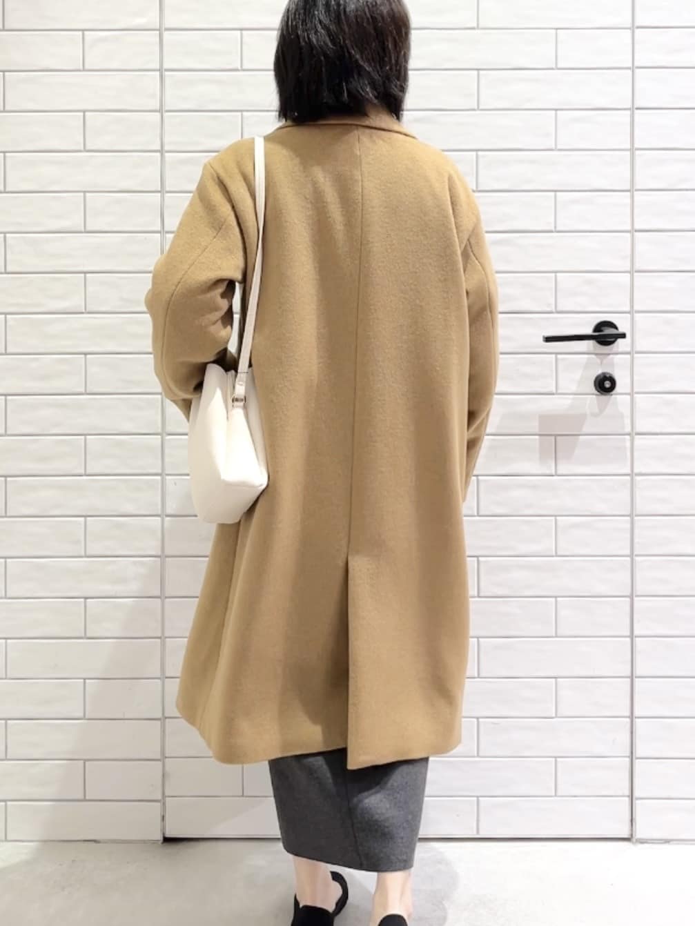 しおりさんの「OPAQUE.CLIP｜カシミヤブレンドウールチェスターコート」を使ったコーディネート
