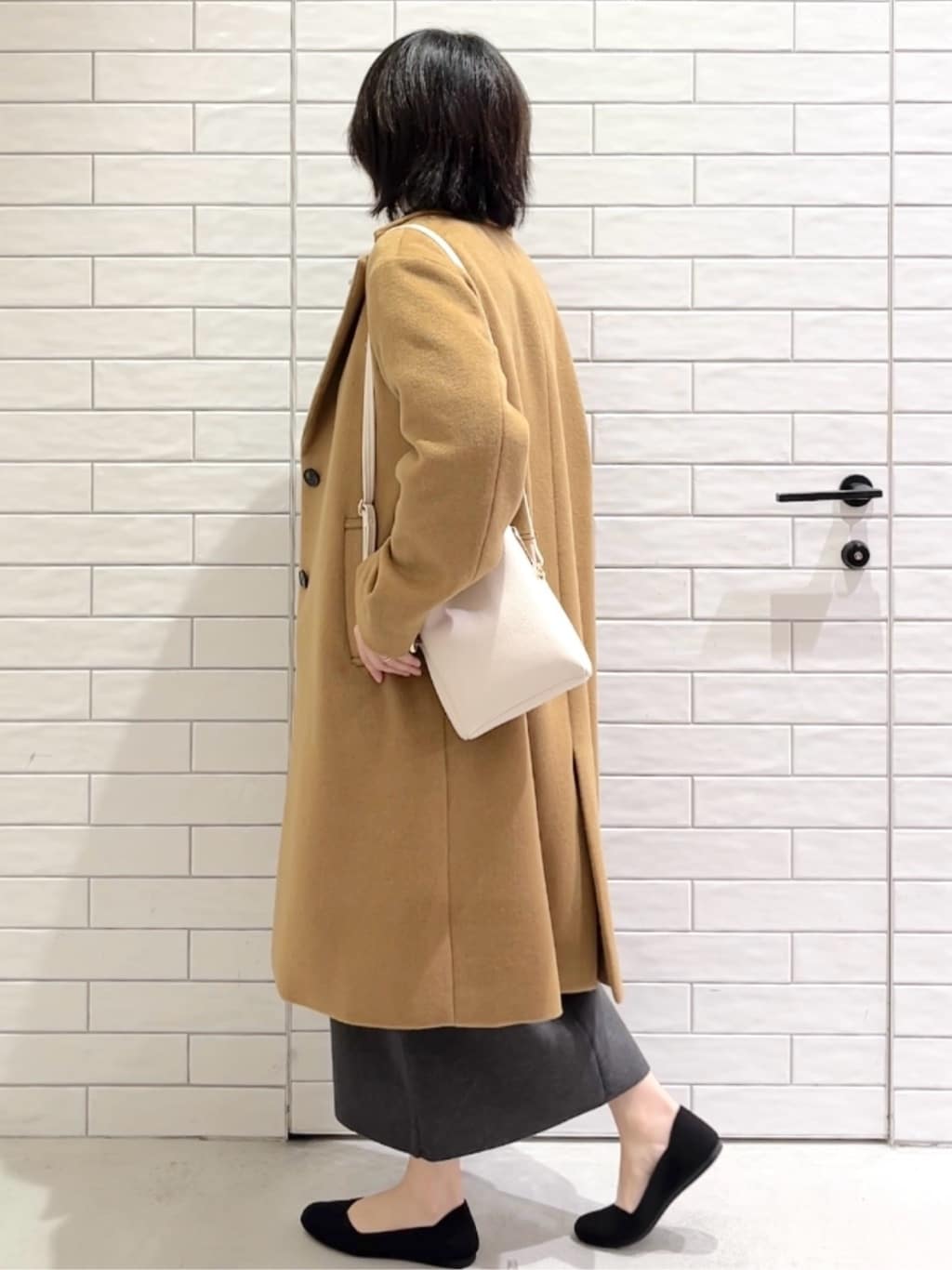 しおりさんの「OPAQUE.CLIP｜カシミヤブレンドウールチェスターコート」を使ったコーディネート