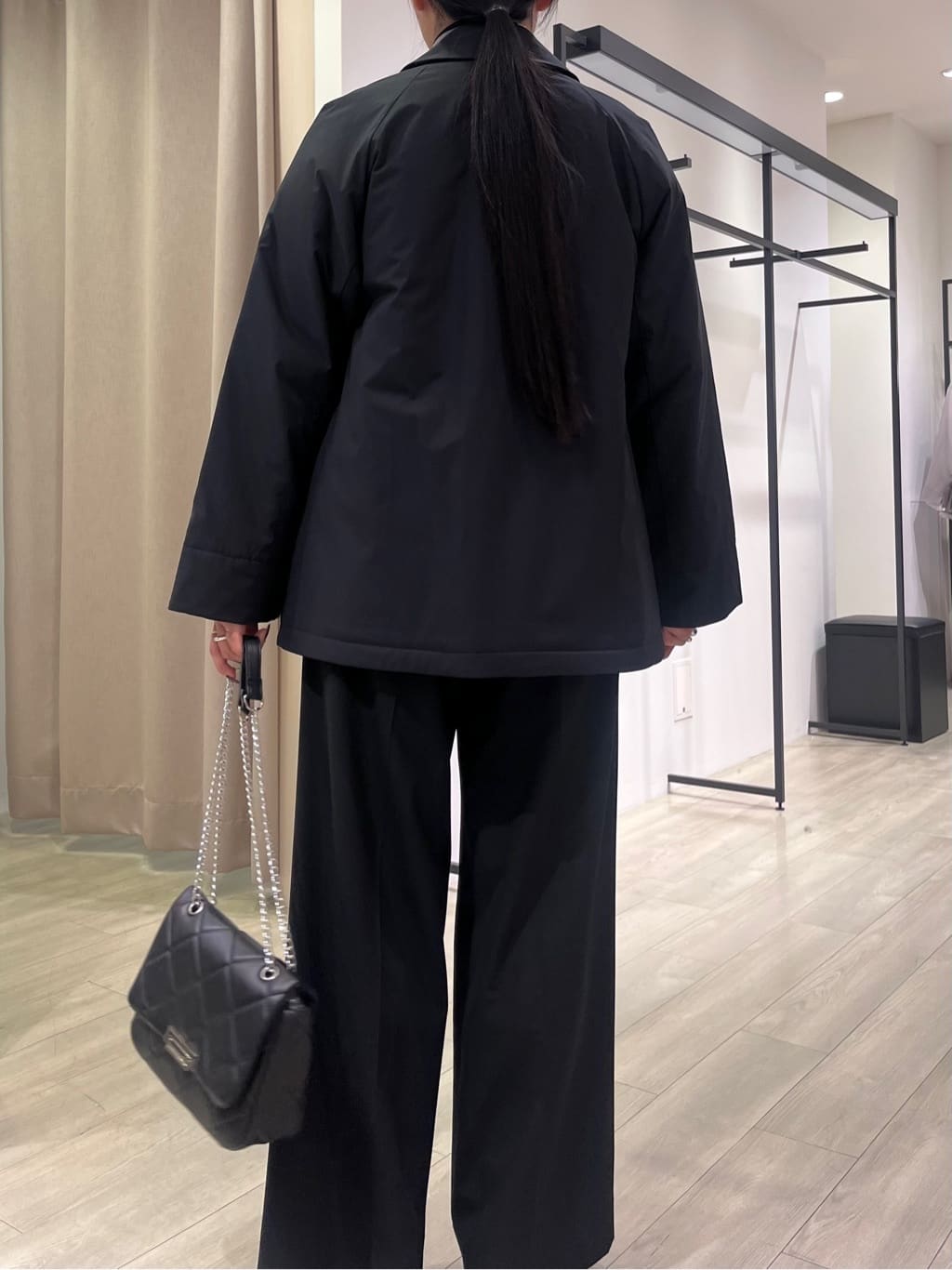hasuさんの「INDIVI｜【超軽量／蓄熱】ライトパフステンカラーコート」を使ったコーディネート