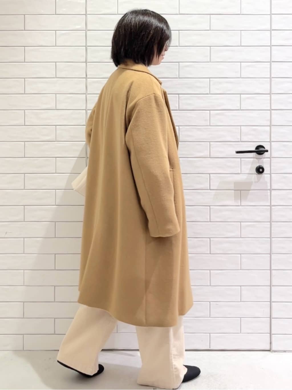 しおりさんの「OPAQUE.CLIP｜カシミヤブレンドウールチェスターコート」を使ったコーディネート