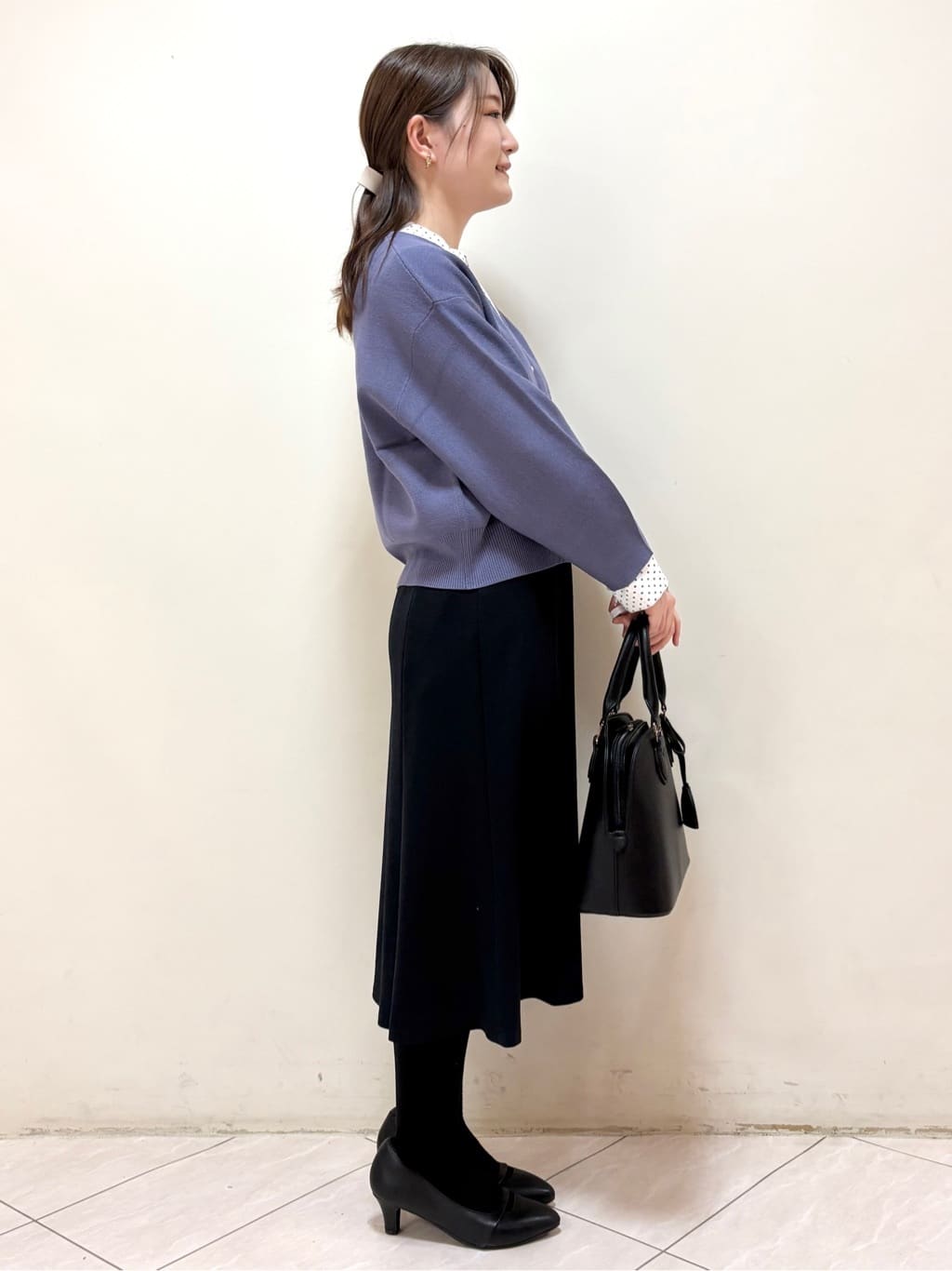 mikiさんの「Reflect｜【軽い羽織に◎／セットアップ可】パール調ボタン付きカーディガン」を使ったコーディネート