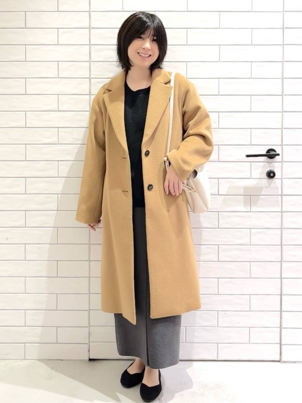しおりさんの「OPAQUE.CLIP｜カシミヤブレンドウールチェスターコート」を使ったコーディネート