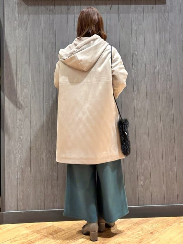meiさんの「SHOO･LA･RUE｜【S-LL】きらっと華やぐ　大人のスパンコールニット」を使ったコーディネート