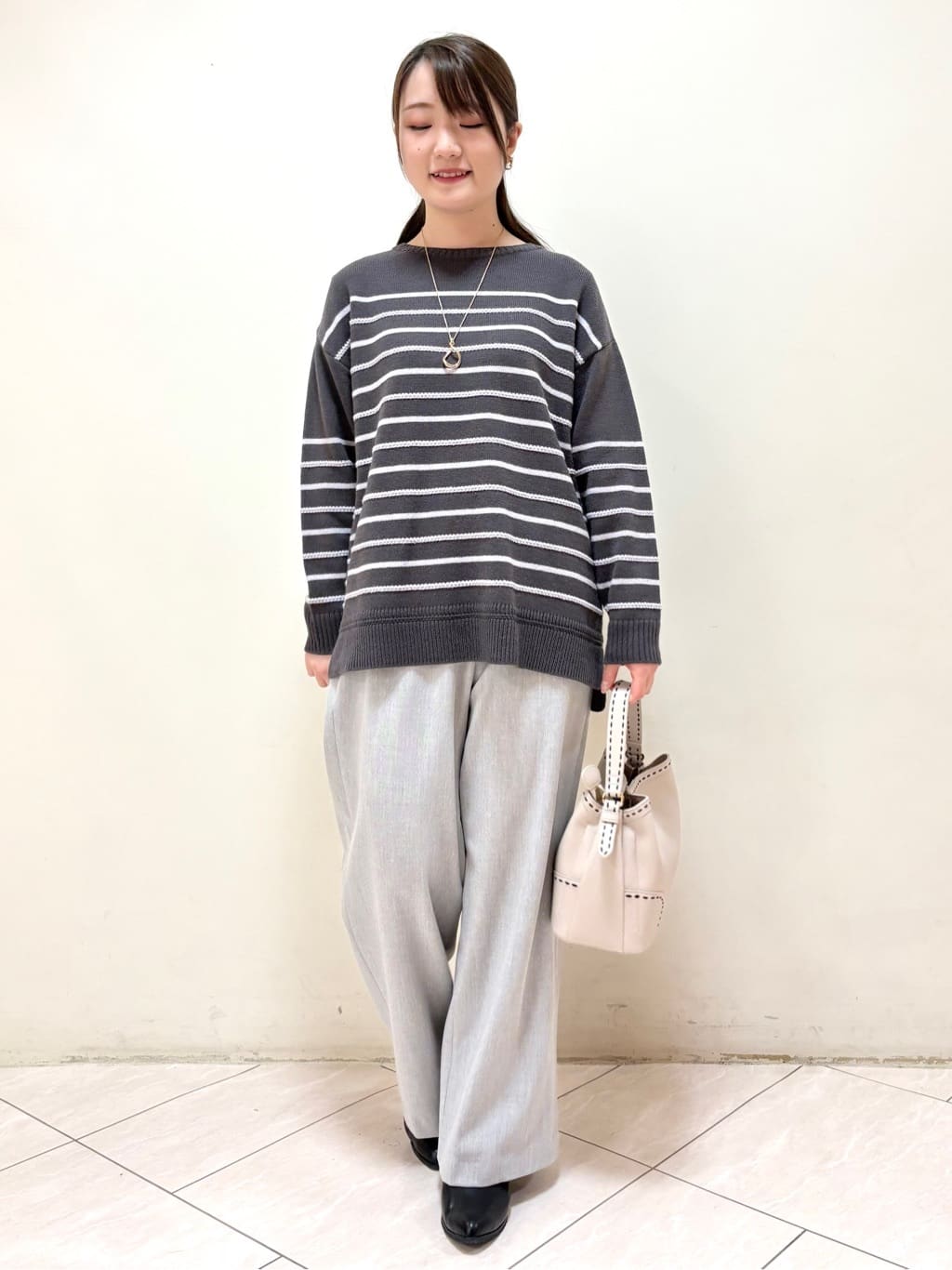 mikiさんの「Reflect｜【ウエスト総ゴム】ワイドストレートパンツ」を使ったコーディネート