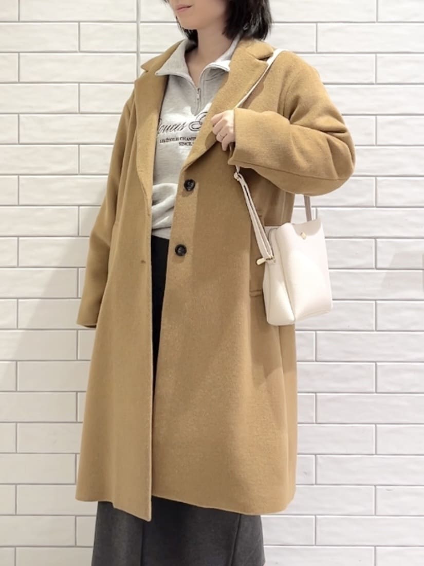 しおりさんの「OPAQUE.CLIP｜カシミヤブレンドウールチェスターコート」を使ったコーディネート