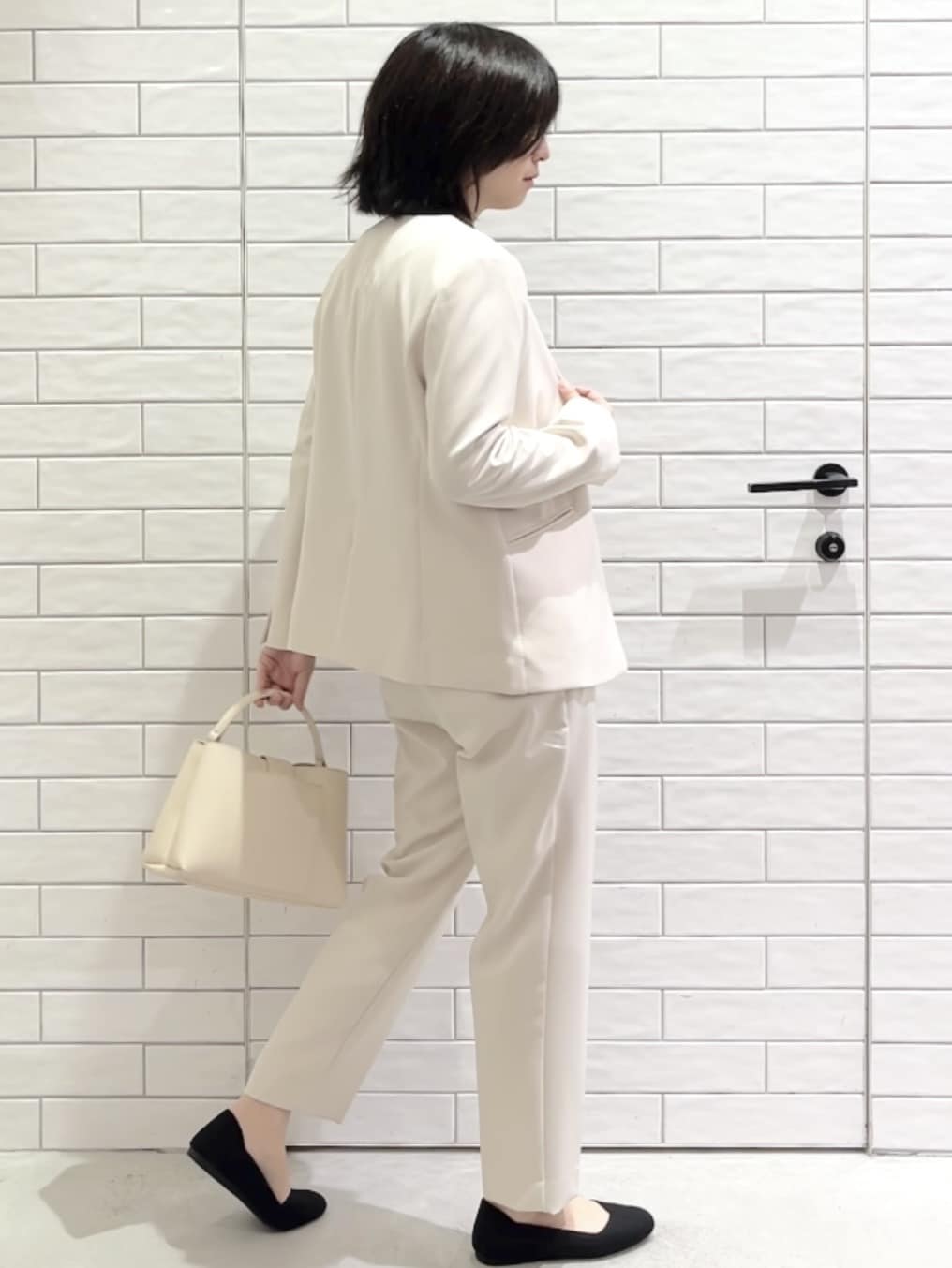 しおりさんの「OPAQUE.CLIP｜《通勤／セットアップ対応》 Vネックジャケット／ダブルクロス【洗濯機OK】」を使ったコーディネート