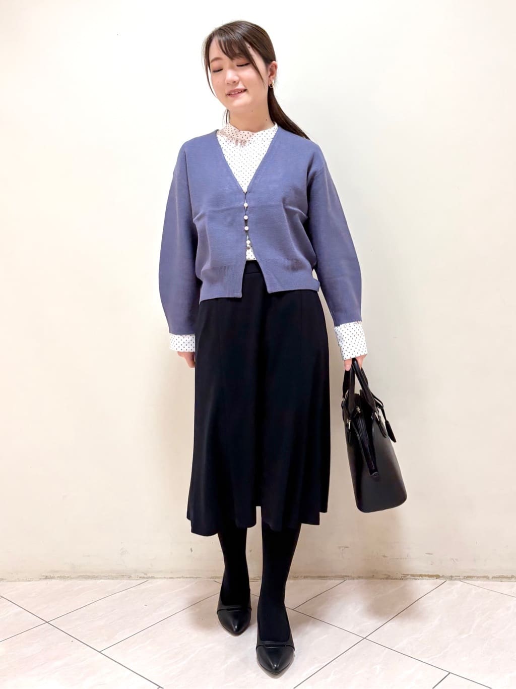 mikiさんの「Reflect｜【軽い羽織に◎／セットアップ可】パール調ボタン付きカーディガン」を使ったコーディネート