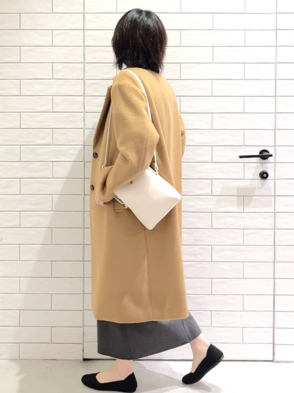 しおりさんの「OPAQUE.CLIP｜カシミヤブレンドウールチェスターコート」を使ったコーディネート