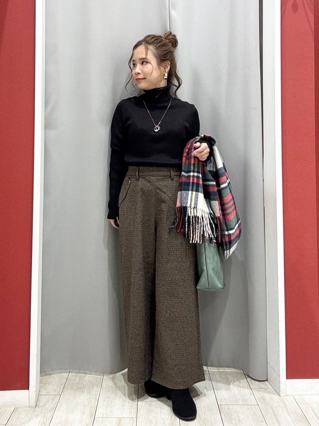 shioさんの「SHOO･LA･RUE｜起毛ニットブーツ」を使ったコーディネート