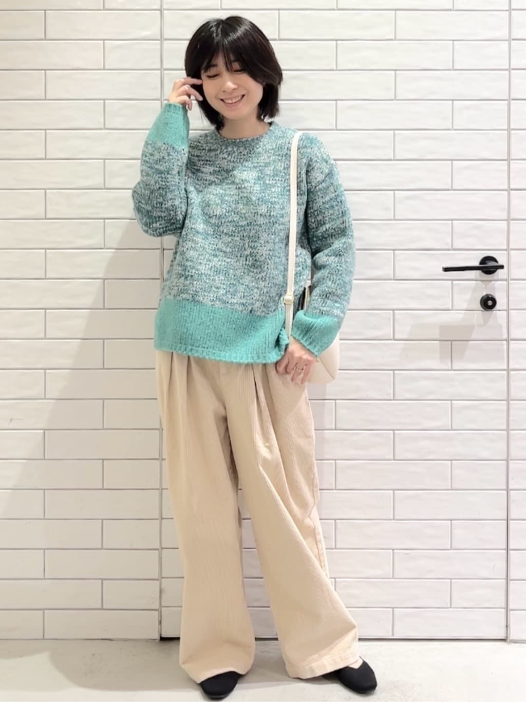 しおりさんの「OPAQUE.CLIP｜カラーMIXミドルゲージニット【洗濯機OK】」を使ったコーディネート