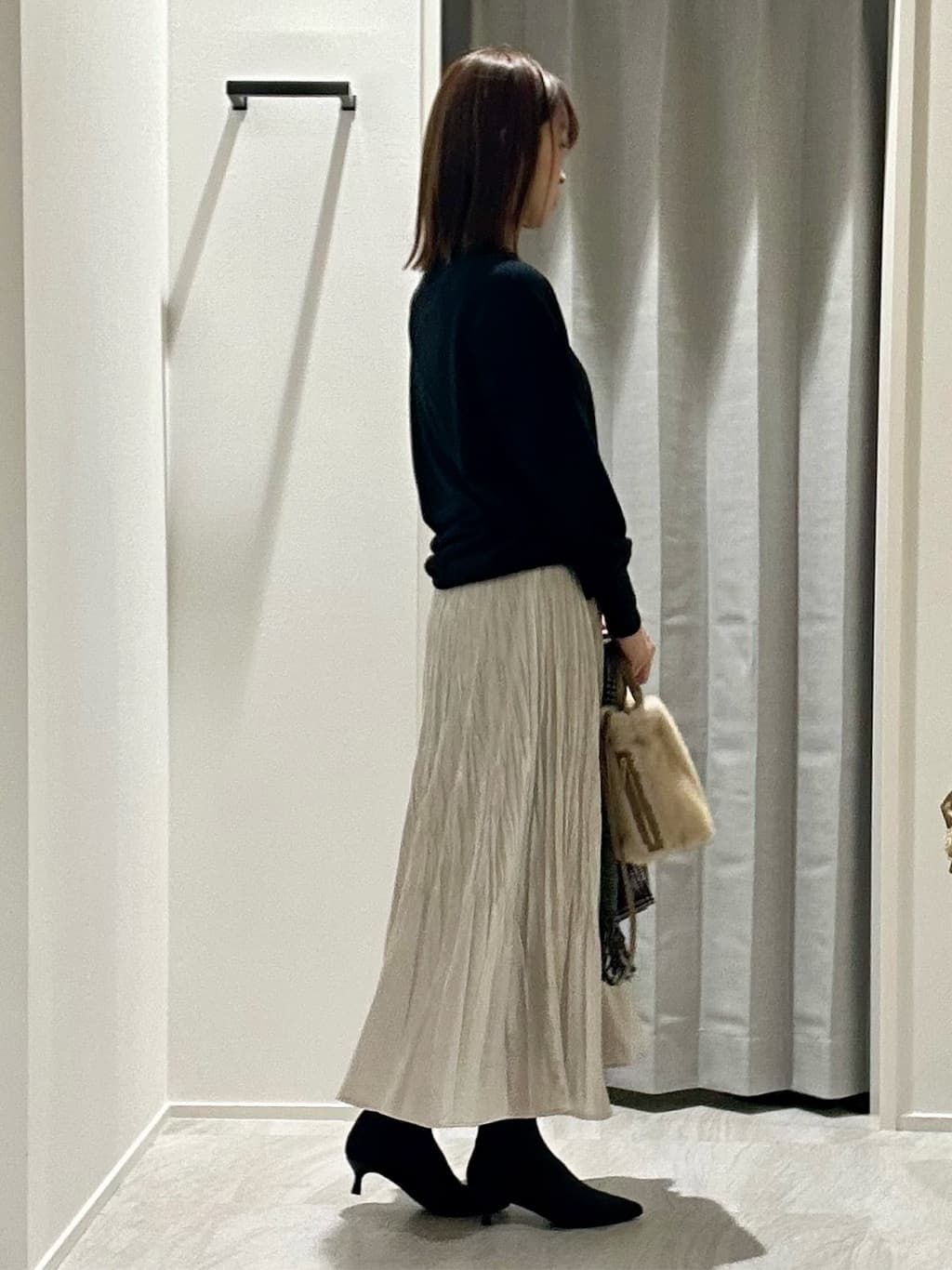 anaさんの「UNTITLED｜【8色展開／コンパクト丈】レーヨン混 コクーンニット」を使ったコーディネート