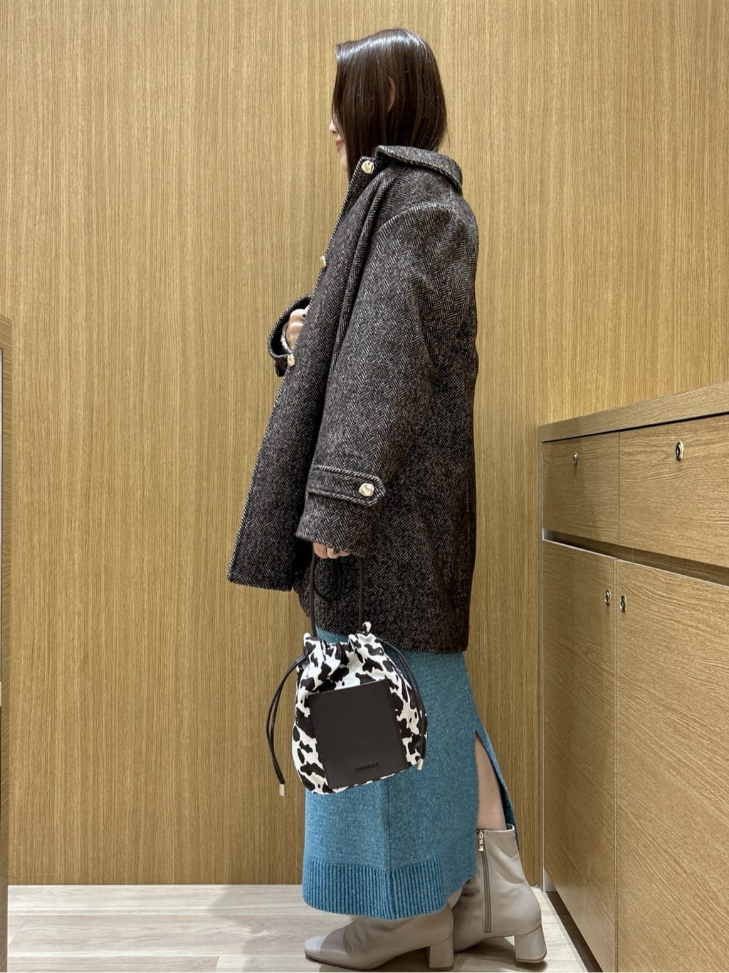 maiさんの「OPAQUE.CLIP｜ヘリンボーンステンカラーコート」を使ったコーディネート