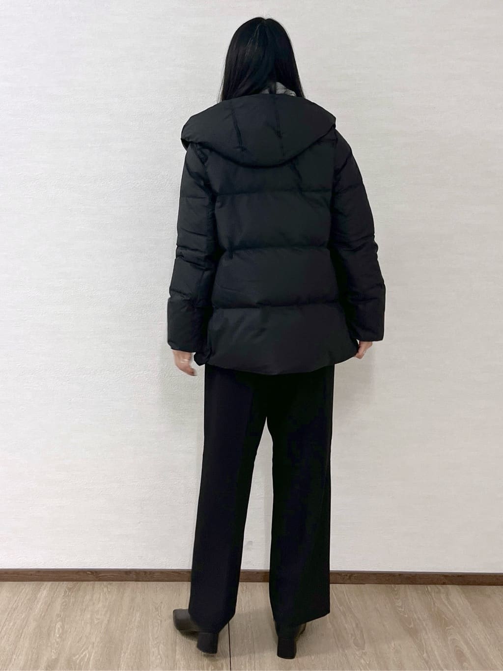sachikoさんの「OPAQUE.CLIP｜撥水フードミドルダウンコート【防風／抗菌防臭／洗濯機OK】《S～LL》」を使ったコーディネート