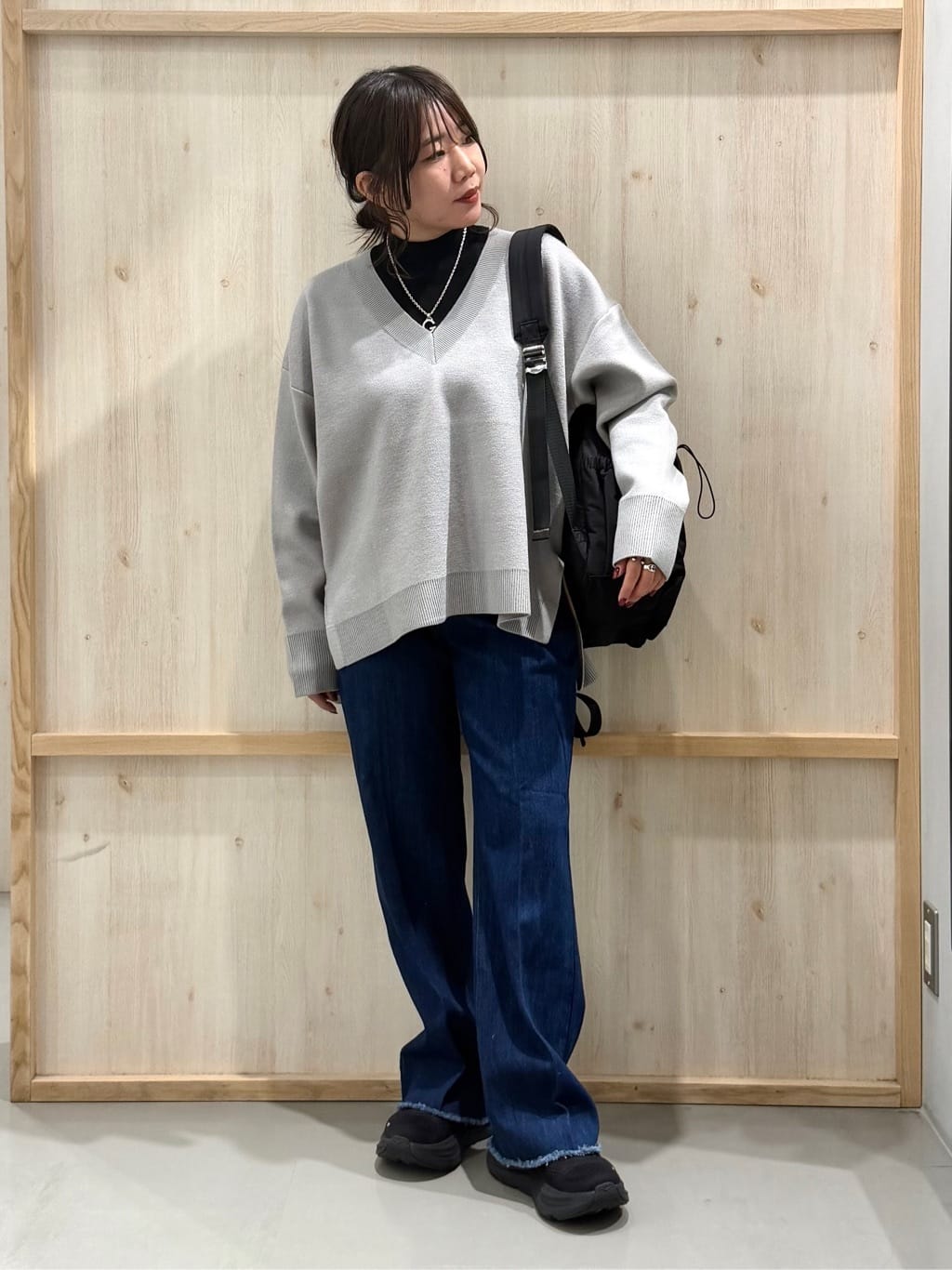 nanaさんの「THE SHOP TK｜【体型カバー】ゆったり サイドスリットニット」を使ったコーディネート