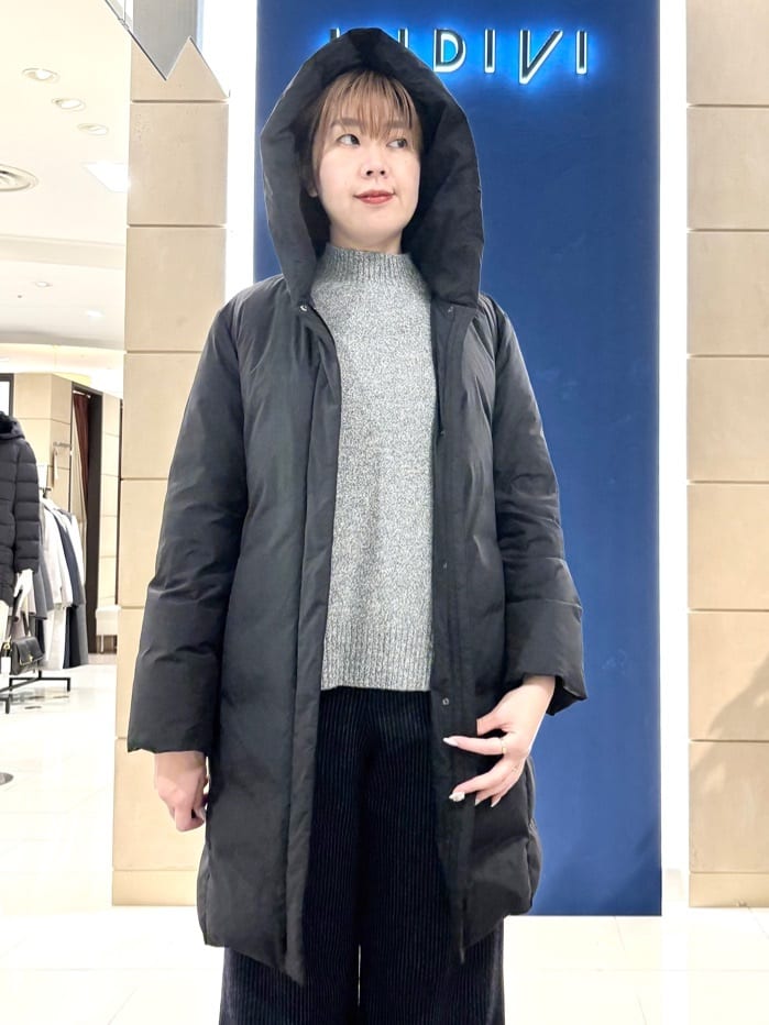 まいこさんの「INDIVI｜【撥水／洗える】ステッチレス ロングダウンコート」を使ったコーディネート