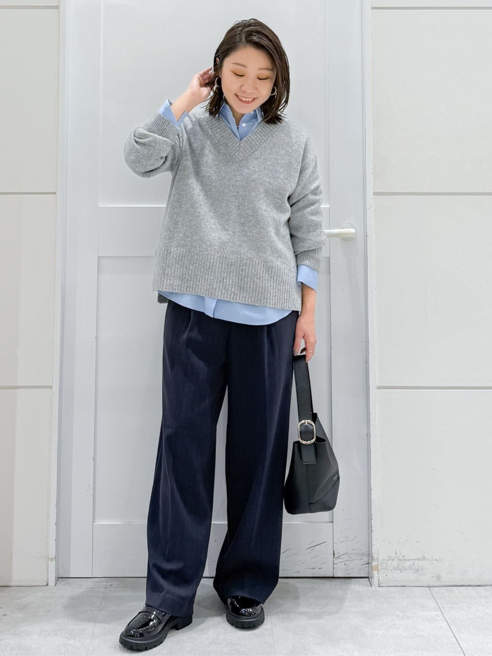 yuka.aさんの「OPAQUE.CLIP｜ポケット刺繍レギュラーカラーシャツ【洗濯機OK】」を使ったコーディネート