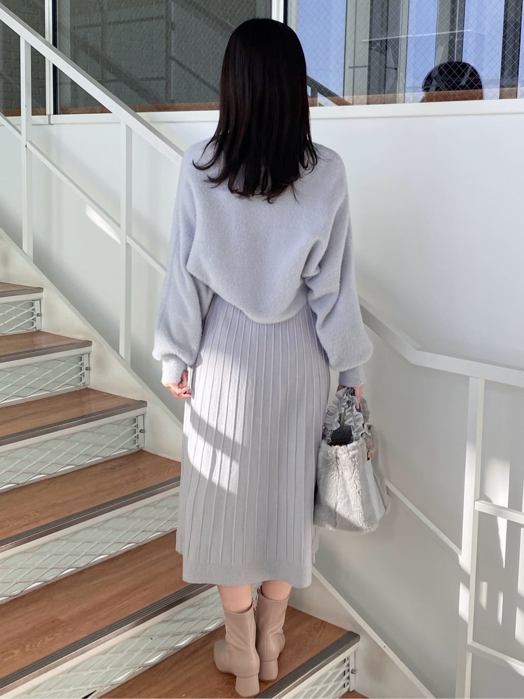 みさかさんの「index｜ラメフェザープルオーバーセット ニットワンピース【洗濯機OK】《XS～LL》」を使ったコーディネート