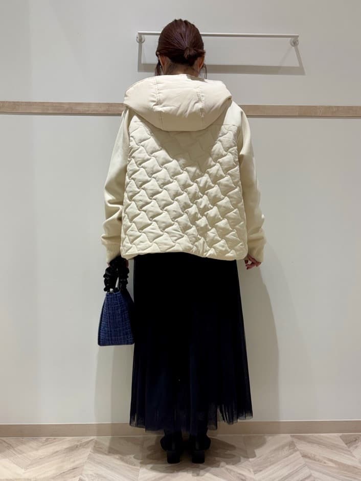 c_h_i_k_aさんの「SHOO･LA･RUE｜【洗濯機可】セレモニーからデイリーまで ふんわり軽やか チュールギャザースカート」を使ったコーディネート