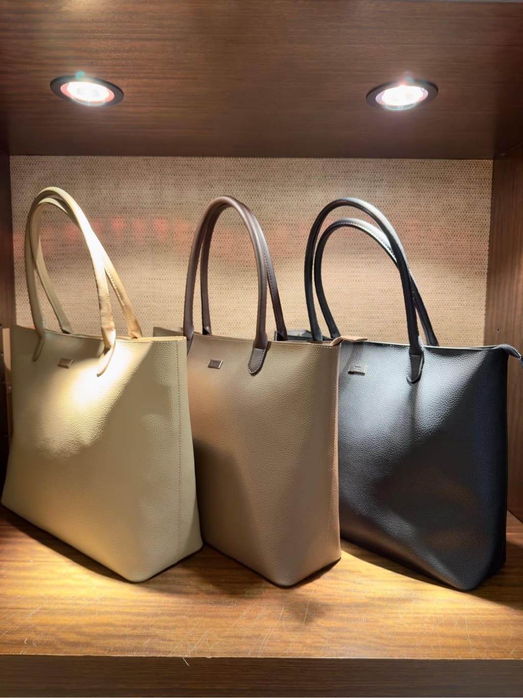 ryoさんの「TAKEO KIKUCHI｜マイクロファイバートートM」を使ったコーディネート