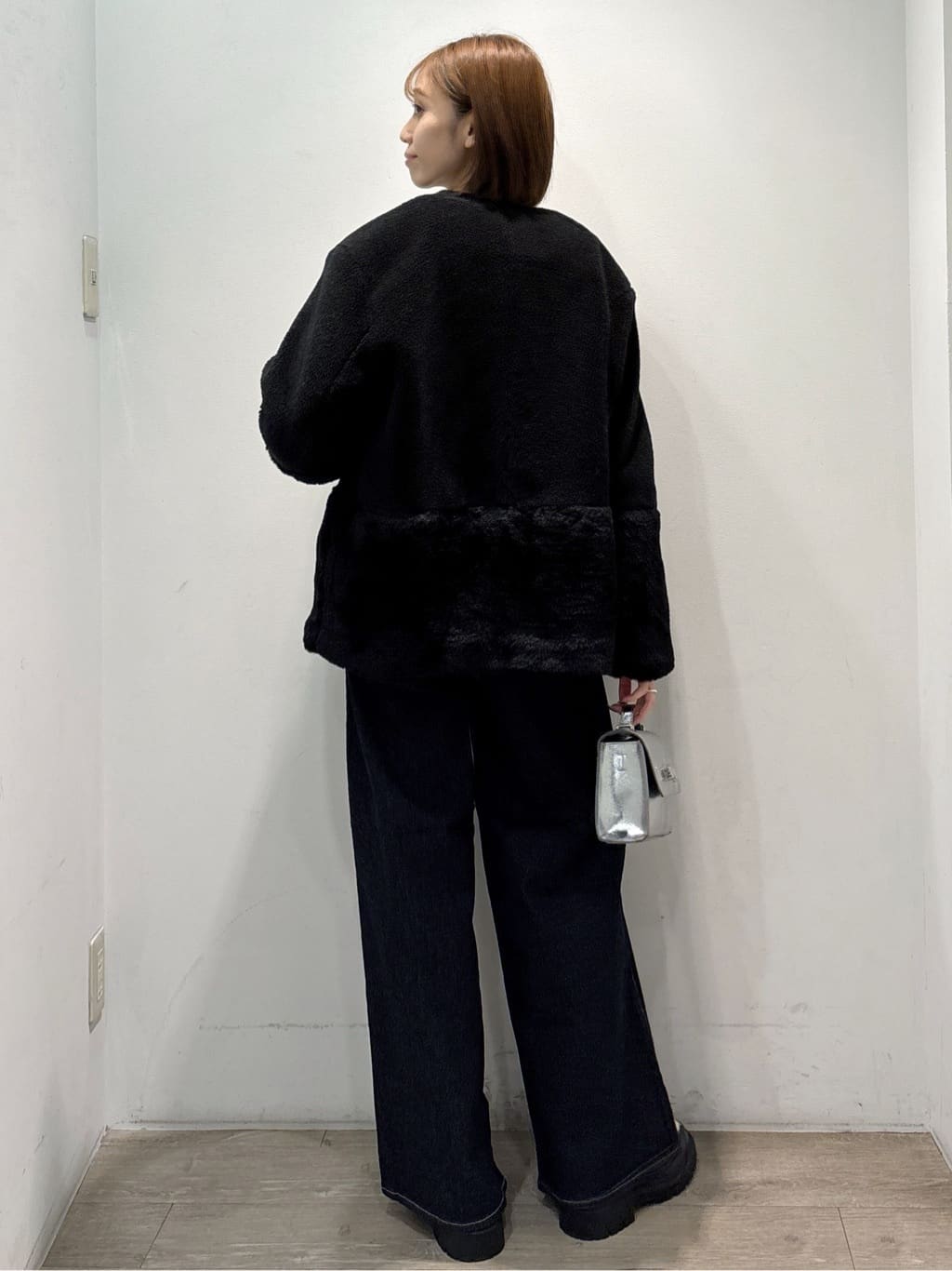 ぶまりんさんの「OPAQUE.CLIP｜Vネックラメニット【洗濯機OK】」を使ったコーディネート