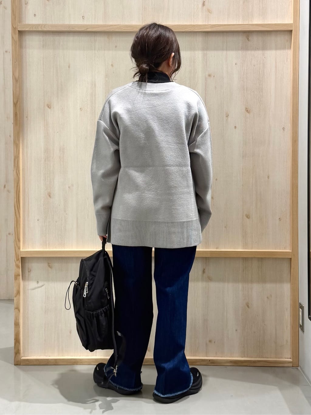 nanaさんの「THE SHOP TK｜【体型カバー】ゆったり サイドスリットニット」を使ったコーディネート