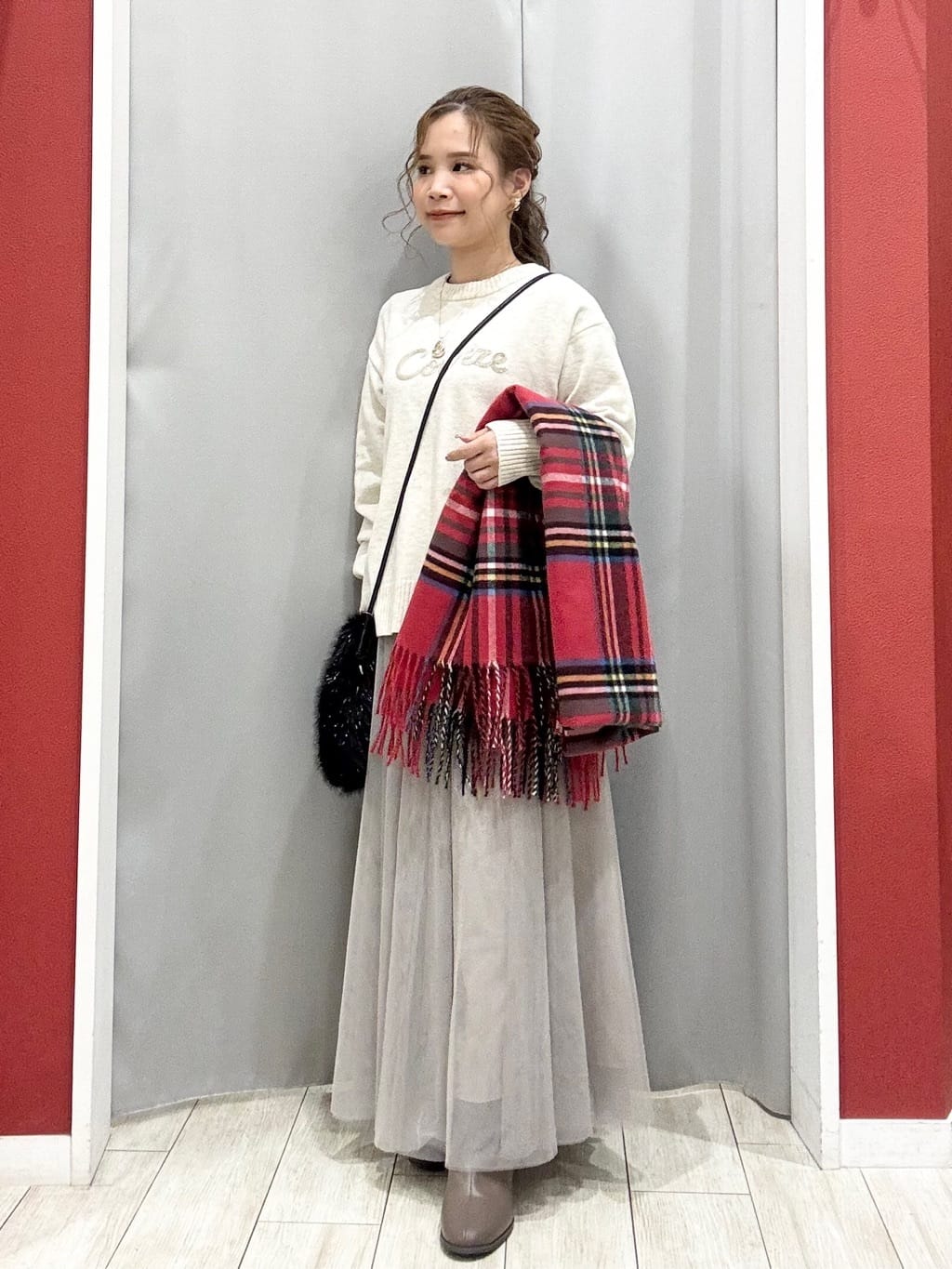 shioさんの「SHOO･LA･RUE｜【S-LL/洗濯機可】ふわふわがやみつきになる柔らかさ スウェットライクロゴニット」を使ったコーディネート